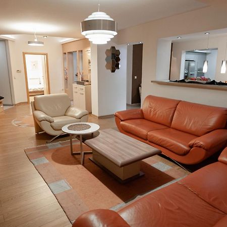 Grand Central Apartment Скопье Экстерьер фото